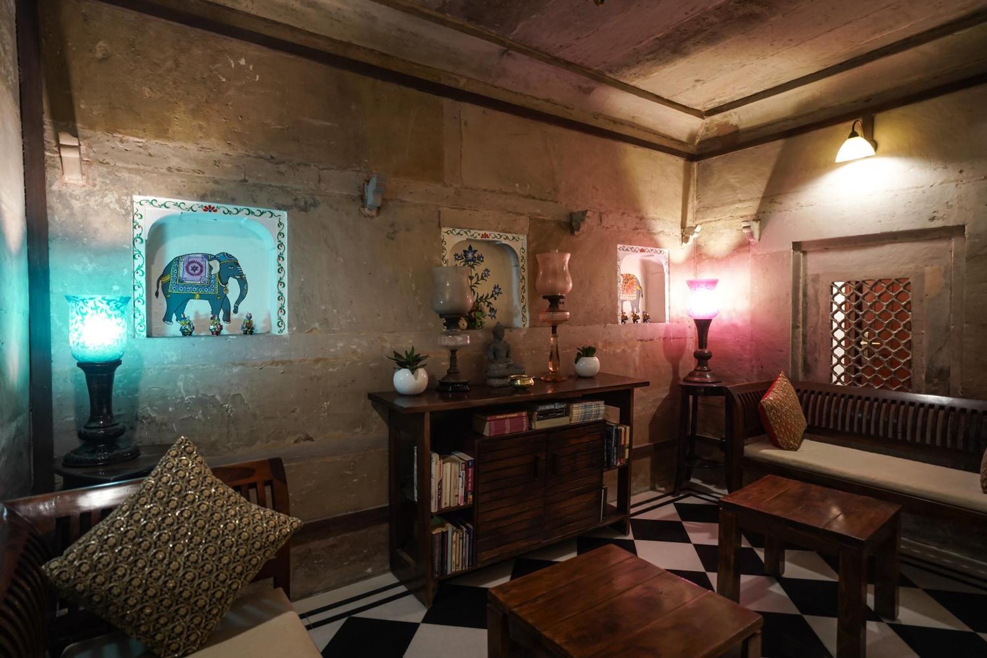Hotel Guleria Kothi At Ganges à Bénarès Extérieur photo