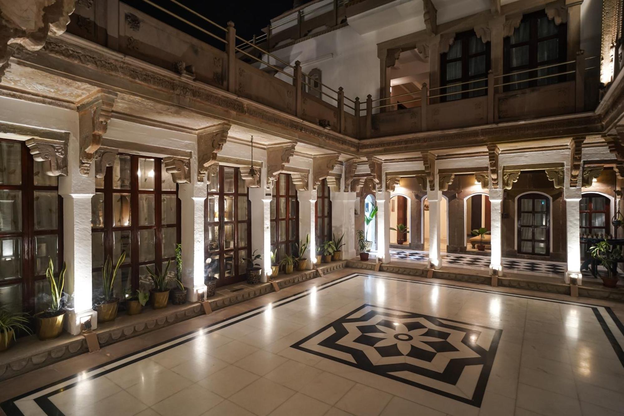 Hotel Guleria Kothi At Ganges à Bénarès Extérieur photo