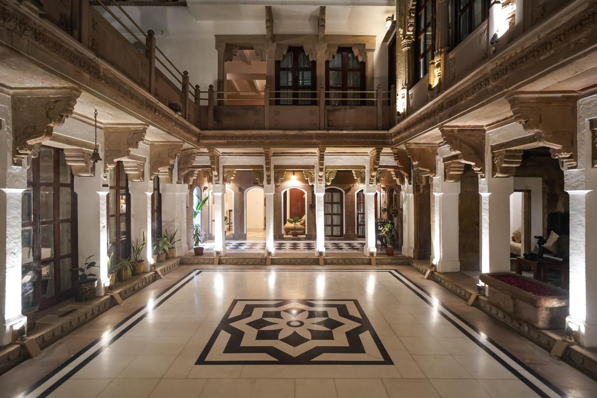 Hotel Guleria Kothi At Ganges à Bénarès Extérieur photo