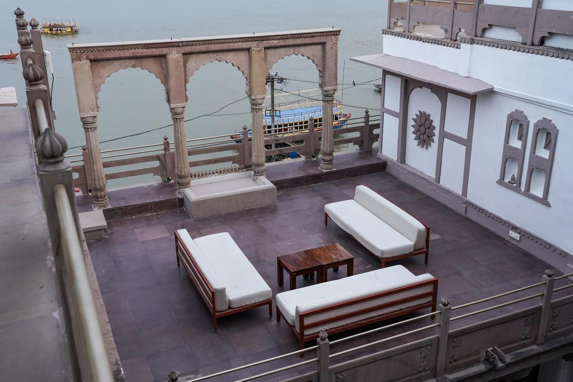 Hotel Guleria Kothi At Ganges à Bénarès Extérieur photo