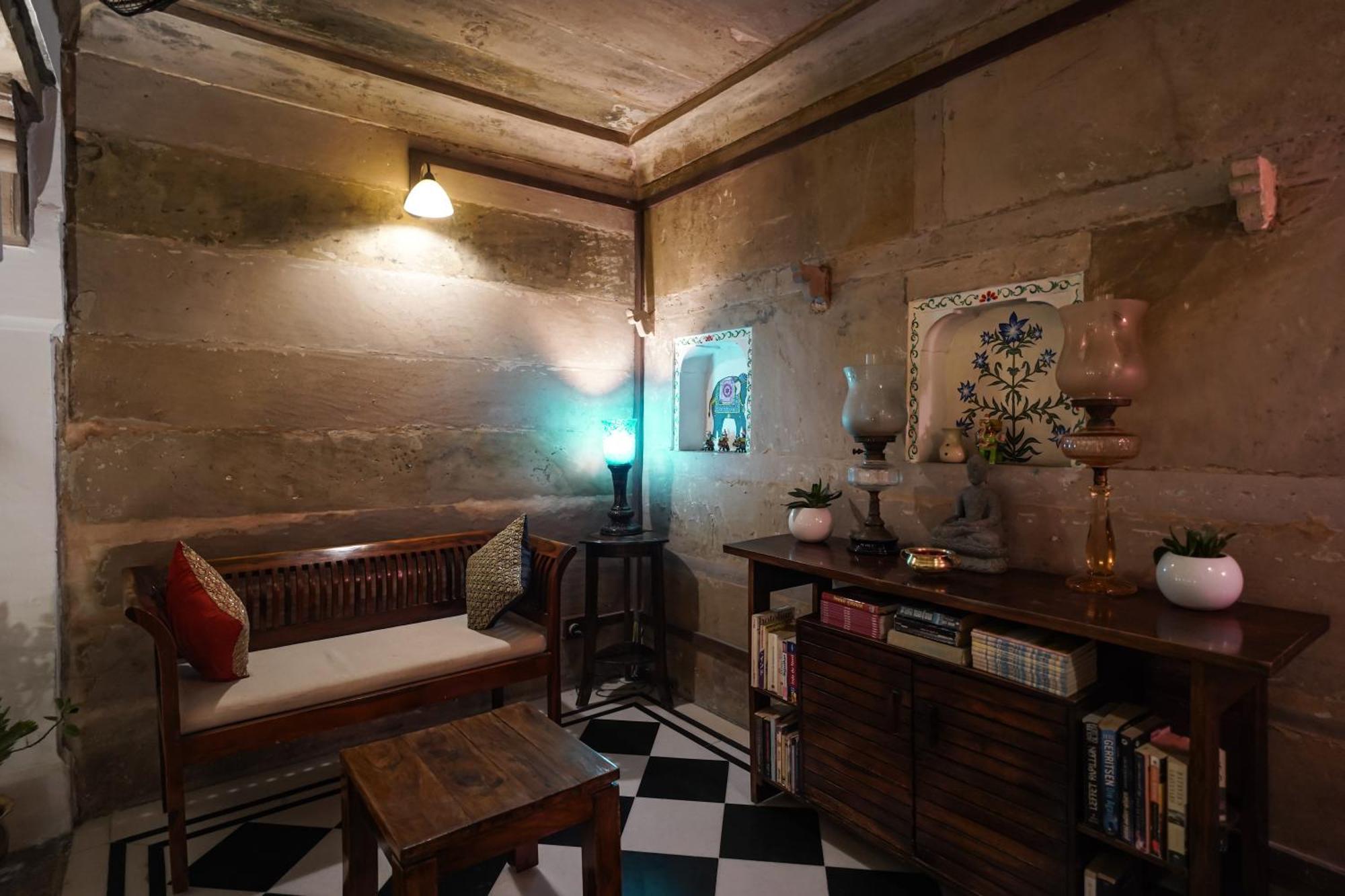 Hotel Guleria Kothi At Ganges à Bénarès Extérieur photo